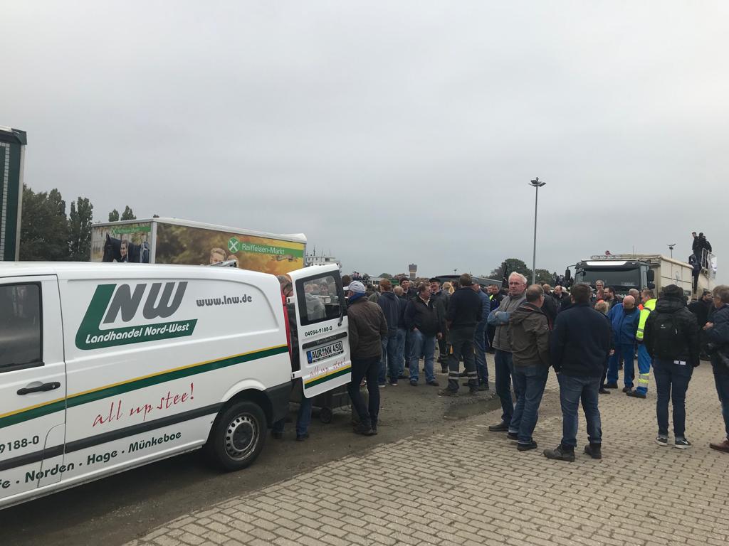 newsimages/50-Trecker demo10.jpg